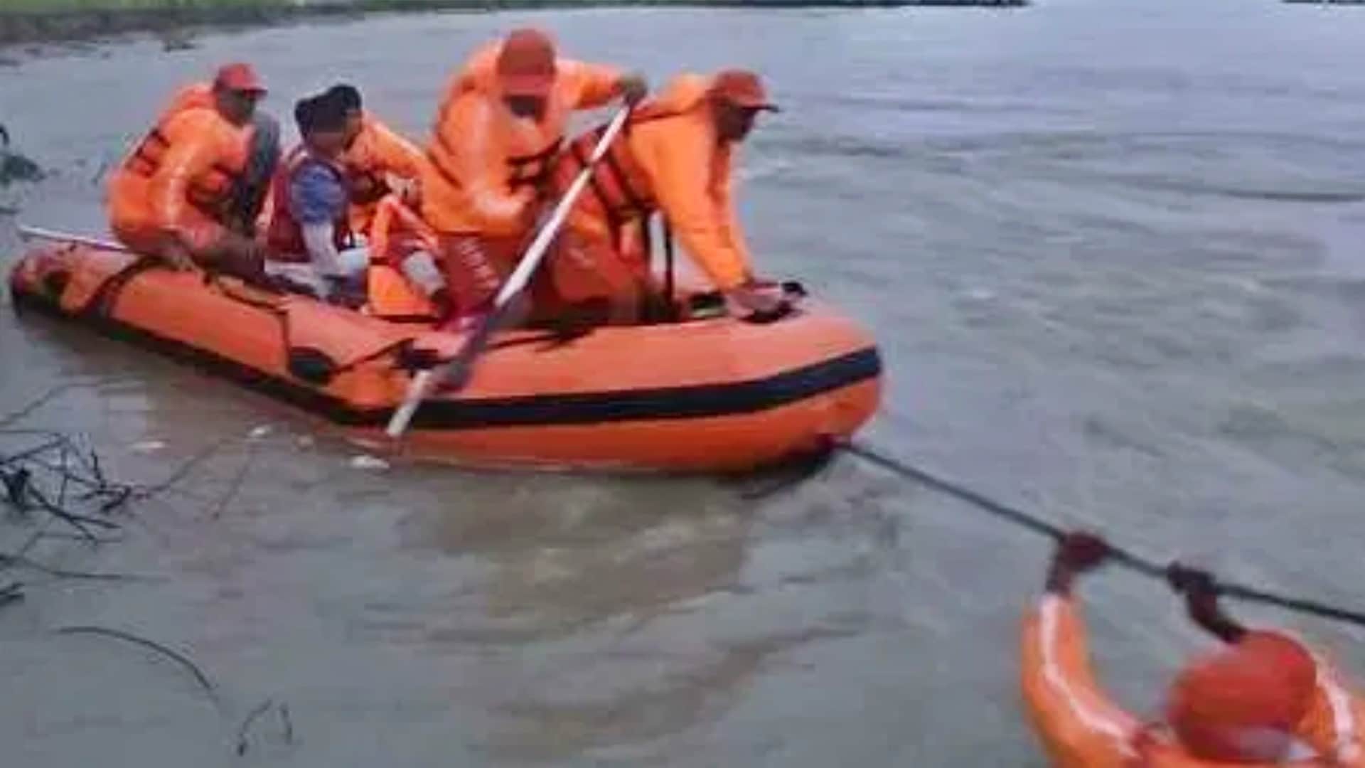 Jalore Flood: NDRF rescued 23 people trapped in Luni river, children men including pregnant woman were rescued