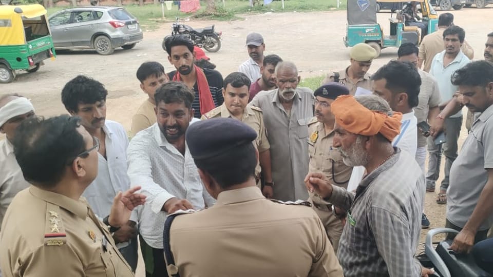 Dairy operator murdered in front of his wife on road in Jhansi See photos