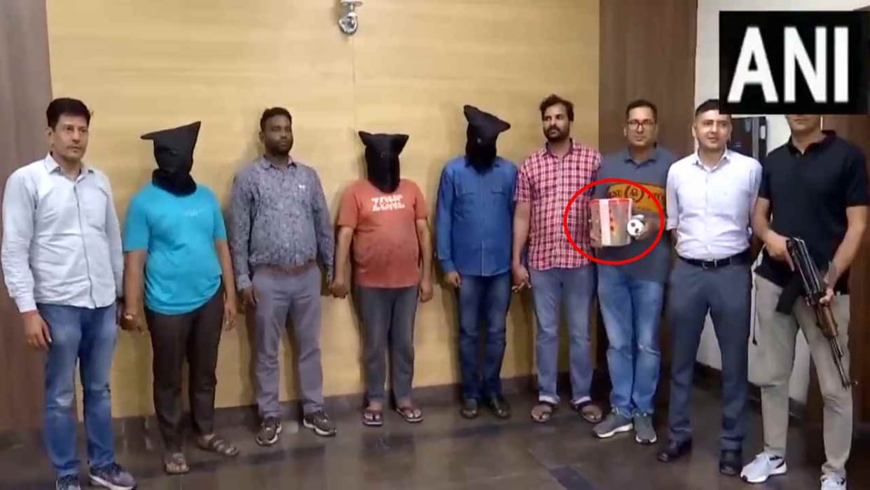 Three arrested in the urn theft case near Red Fort