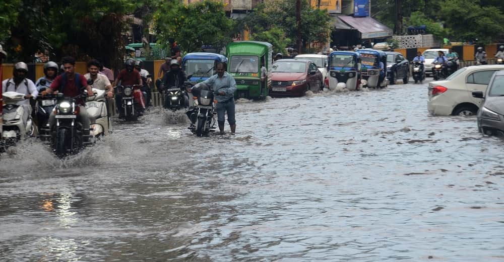 Rain wreaks havoc in Kanpur Areas from Chakeri to Kakadev submerged CM Grid roads turn hazardous