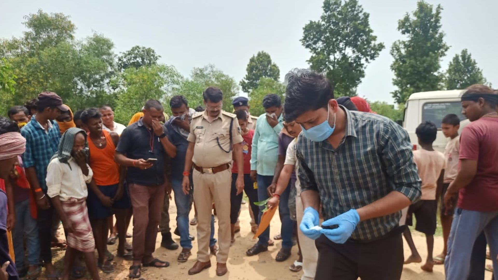 मौके पर पहुंची पुलिस की टीम