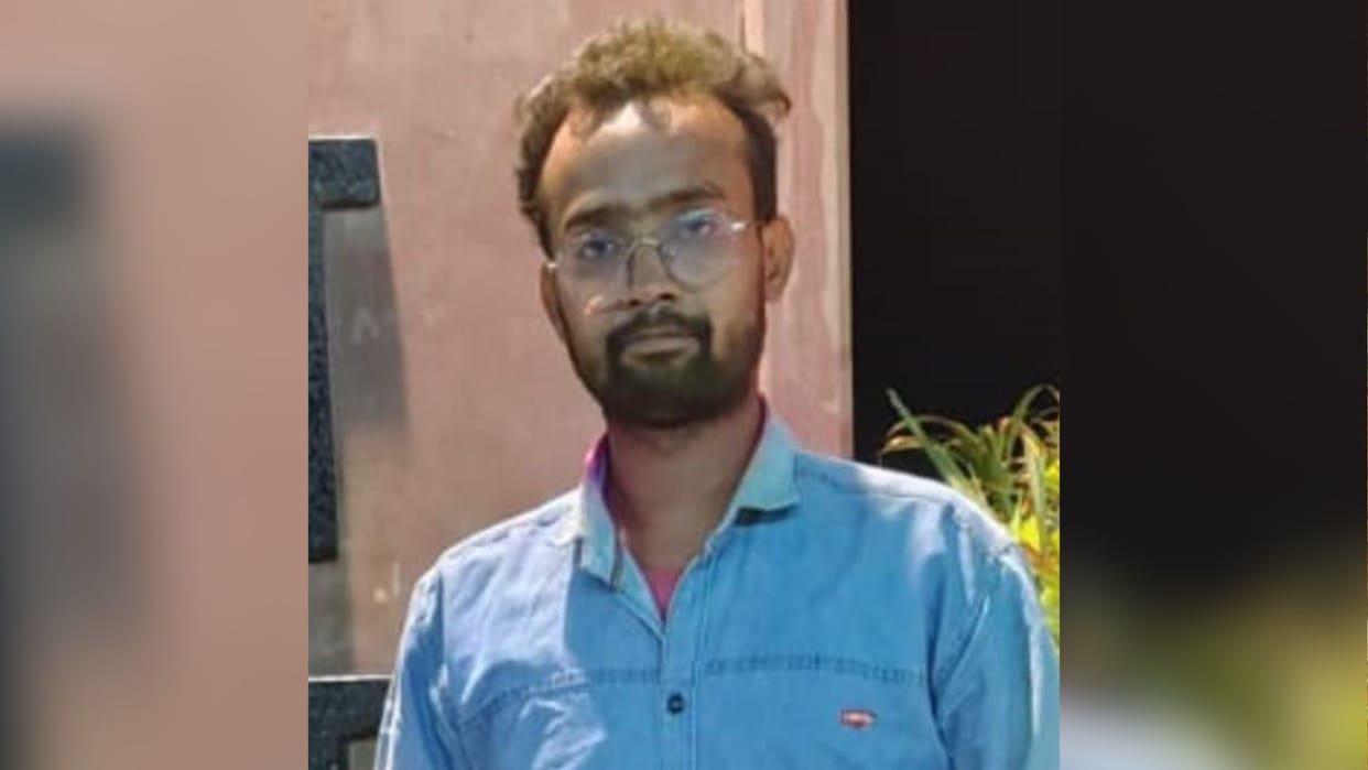 Family members protest at police station after death of injured youth in varanasi