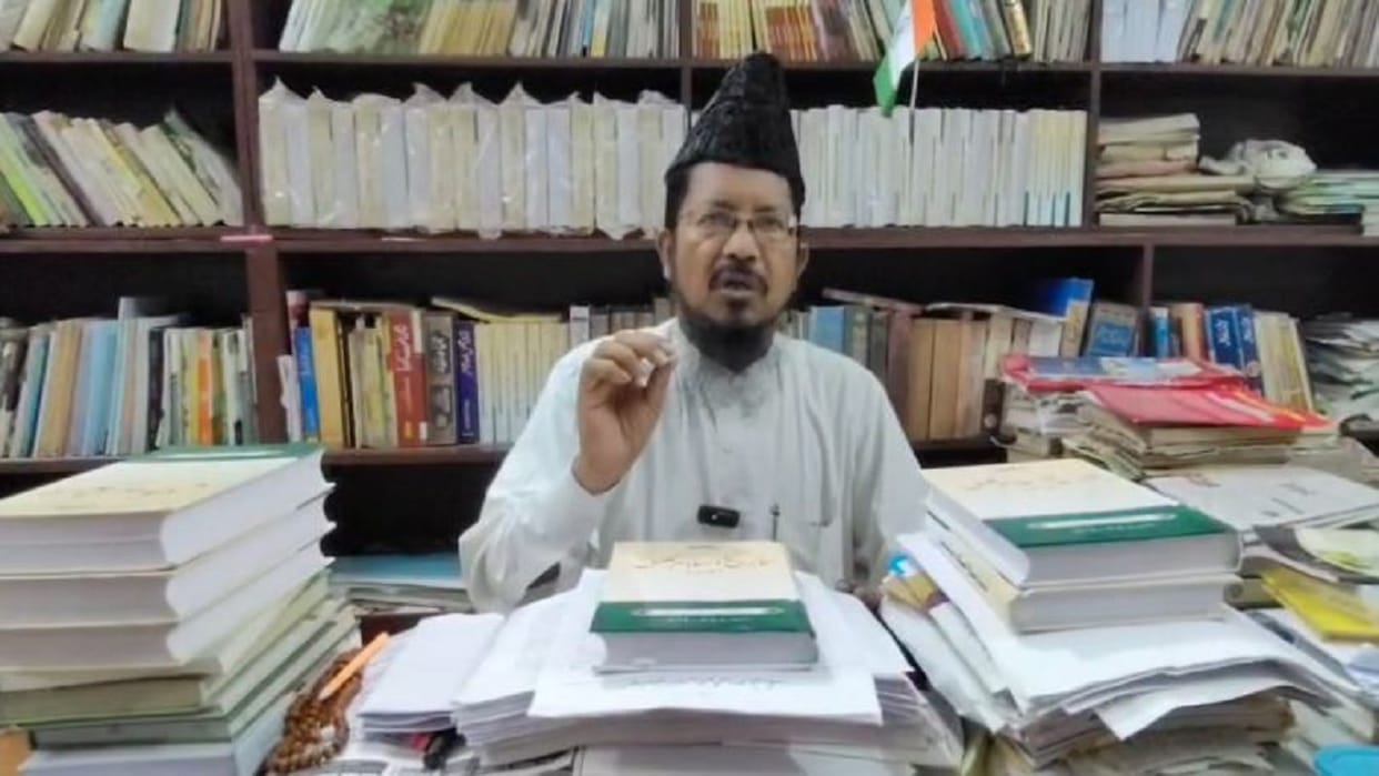 Maulana Shahabuddin Razvi targeted Akhilesh Yadav in his remarks