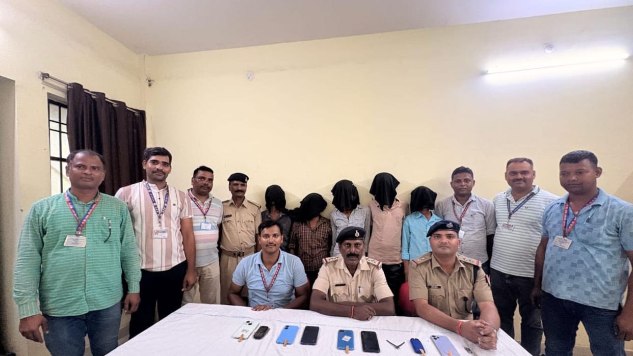 Bihar News: Five criminals from Nawada district arrested at Gaya Junction 8 mobiles chain cutters recovered