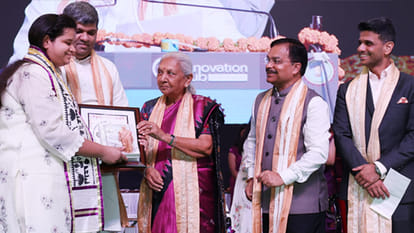 Kanpur: PSIT's Nancy gets Chancellor's Gold Medal, Governor honours her at AKTU convocation