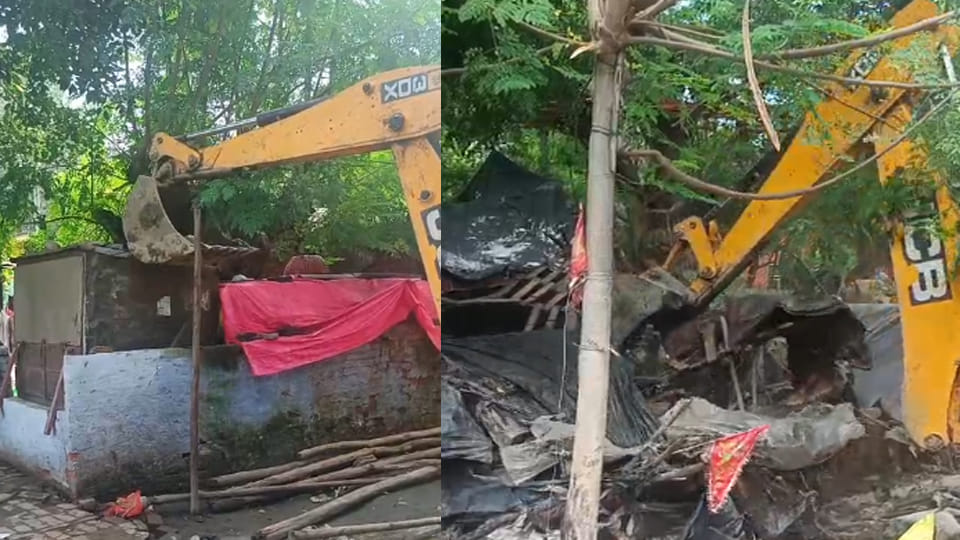 Kanpur: Railways vacated land worth Rs 37 crore, demolished 83 huts