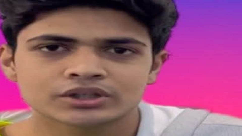 The son of the district worker of RSS committed suicide by slitting his throat with a knife in haldwani
