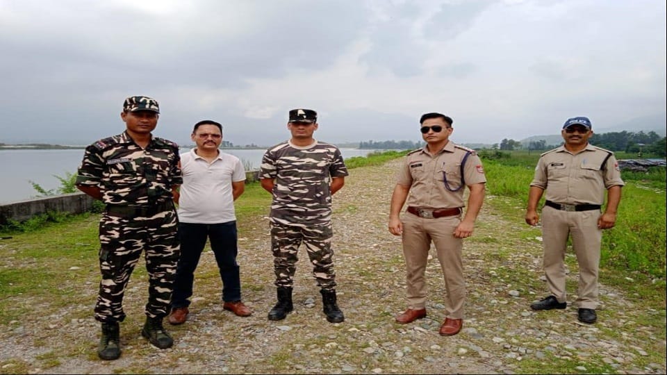 After violence in Nepal vigilance increased on the international border