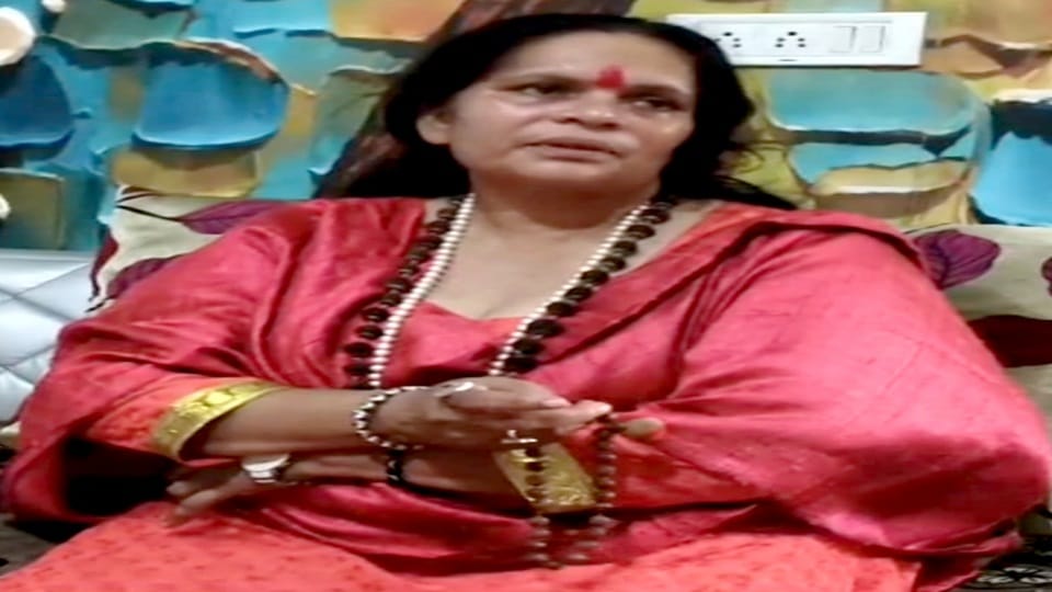 Sadhvi Prachi got angry over hoisting of controversial flag in Hathras