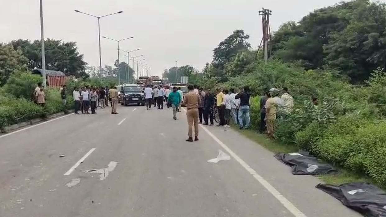 Sitapur: Uncontrolled truck hit tractor trolley, BJP leader's brother-in-law and two others died.