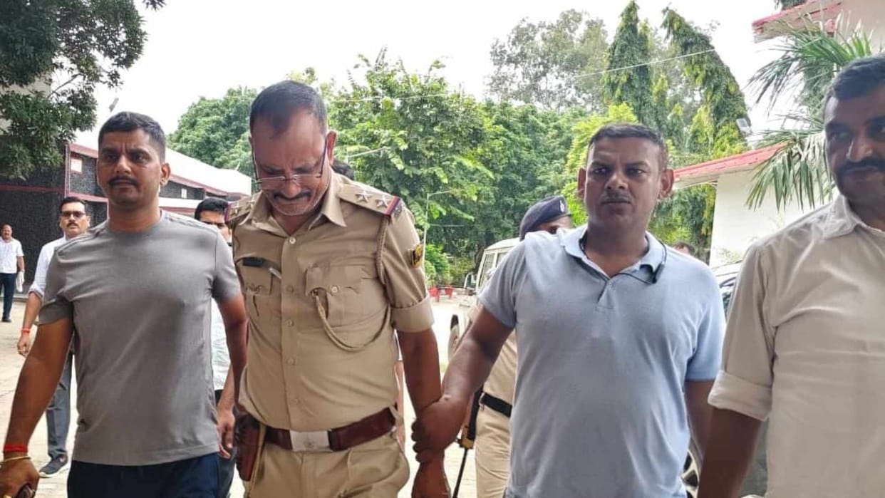 Mithai police station in-charge arrested red handed while taking bribe of 20 thousand