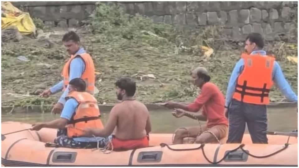 Ujjain Police Constable Arti Pa Missing After Car Falls into Shipra River 61 Hours Search Continues