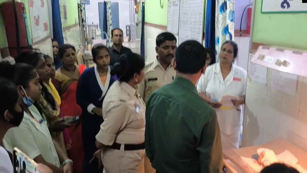 An abandoned newborn found on the roadside in Dhamtari