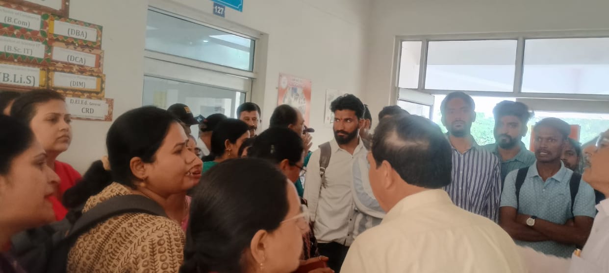 Bhopal: Students with low attendance in Bhoj University were stopped from appearing in exams, created ruckus,