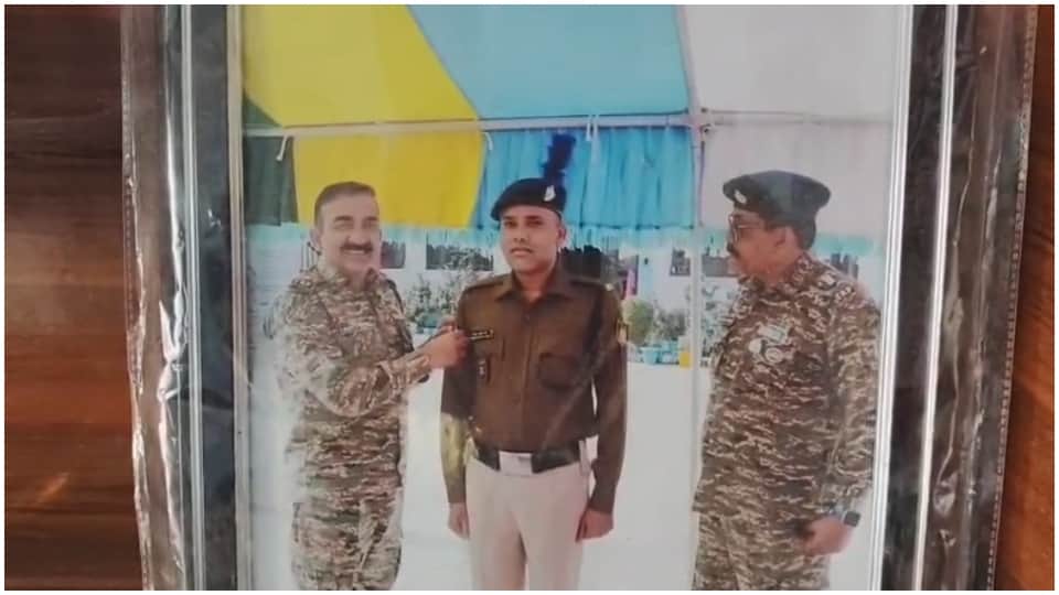 CRPF Jawan Suicide: Betrayal by Friend and Blackmail Over Wife Objectionable Photos Six-Page Note Revealed