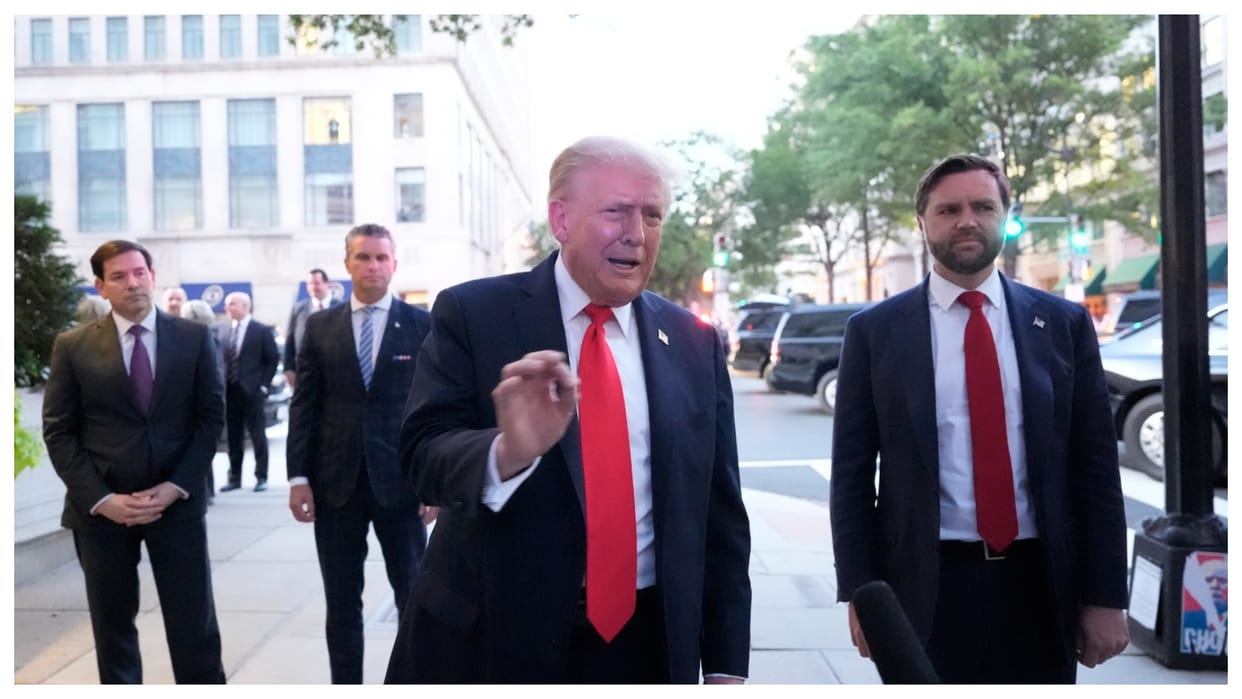 Donald Trump having dinner at restaurant near White House to promote his Washington crackdown