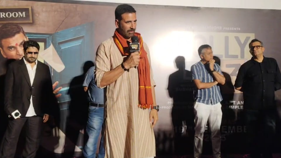 Actor Akshay Kumar reached Kanpur to promote the film 'Jolly LLB-3', said eating gutkha is a bad thing