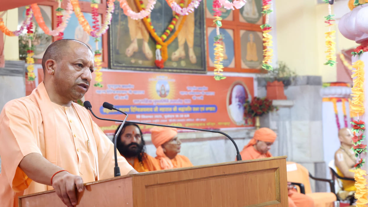 CM Yogi participated in the commemoration of the death anniversary of Brahmlin Mahant duo