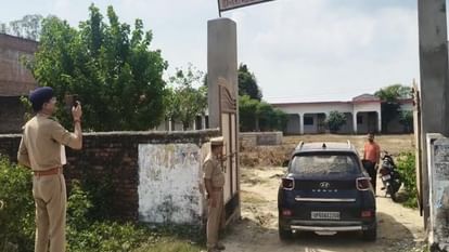 Prayagraj News Inter student stabbed to death classmate committed the crime outside the college