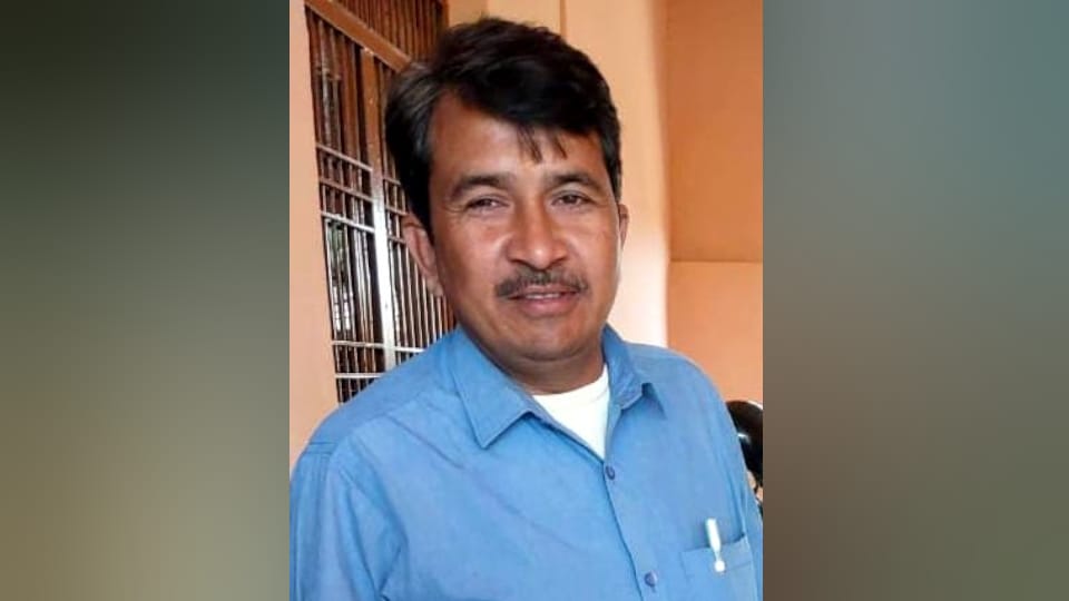 UP Hathras Murder Case Animal Health Worker Stabbed to Death, Villagers Clash and Block Highway