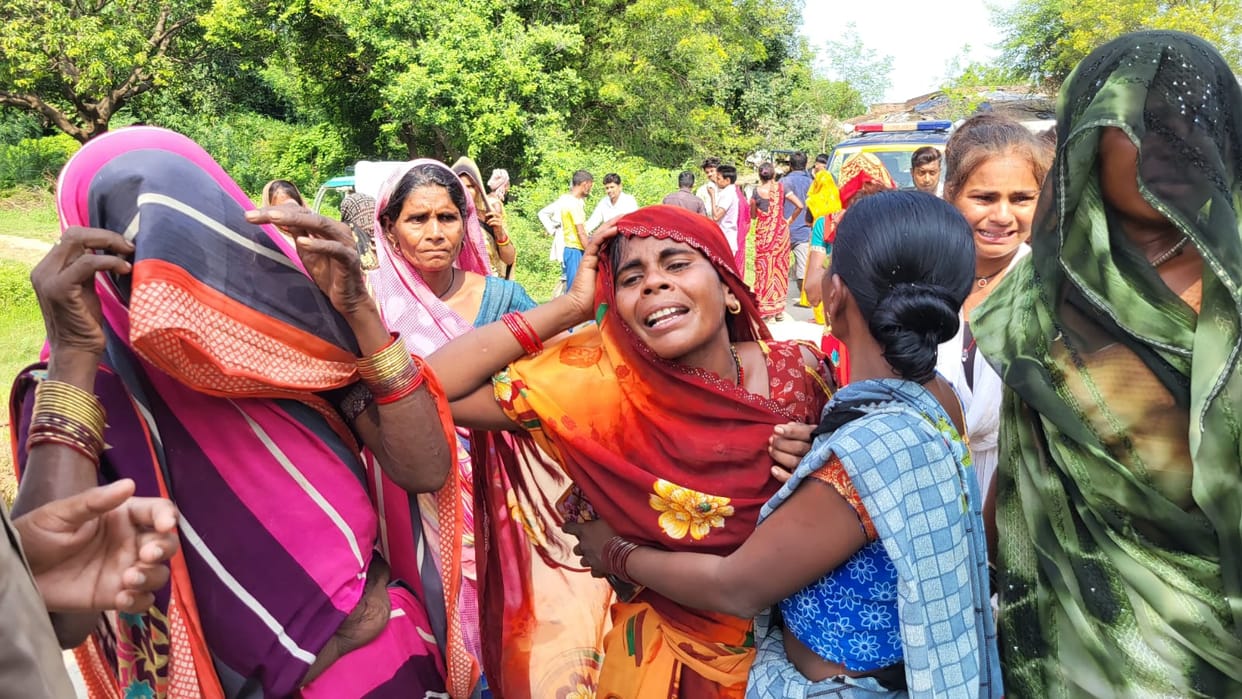 Fatehpur Daughter in law dies after being buried under debris mother in laws condition critical