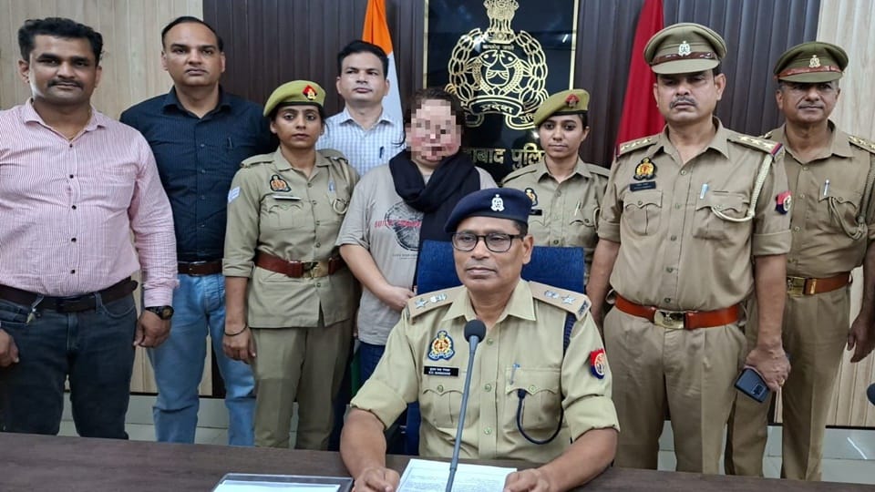 UP: Manipur woman befriends Nigerian, dupes Moradabad teacher of Rs 94.78 lakh