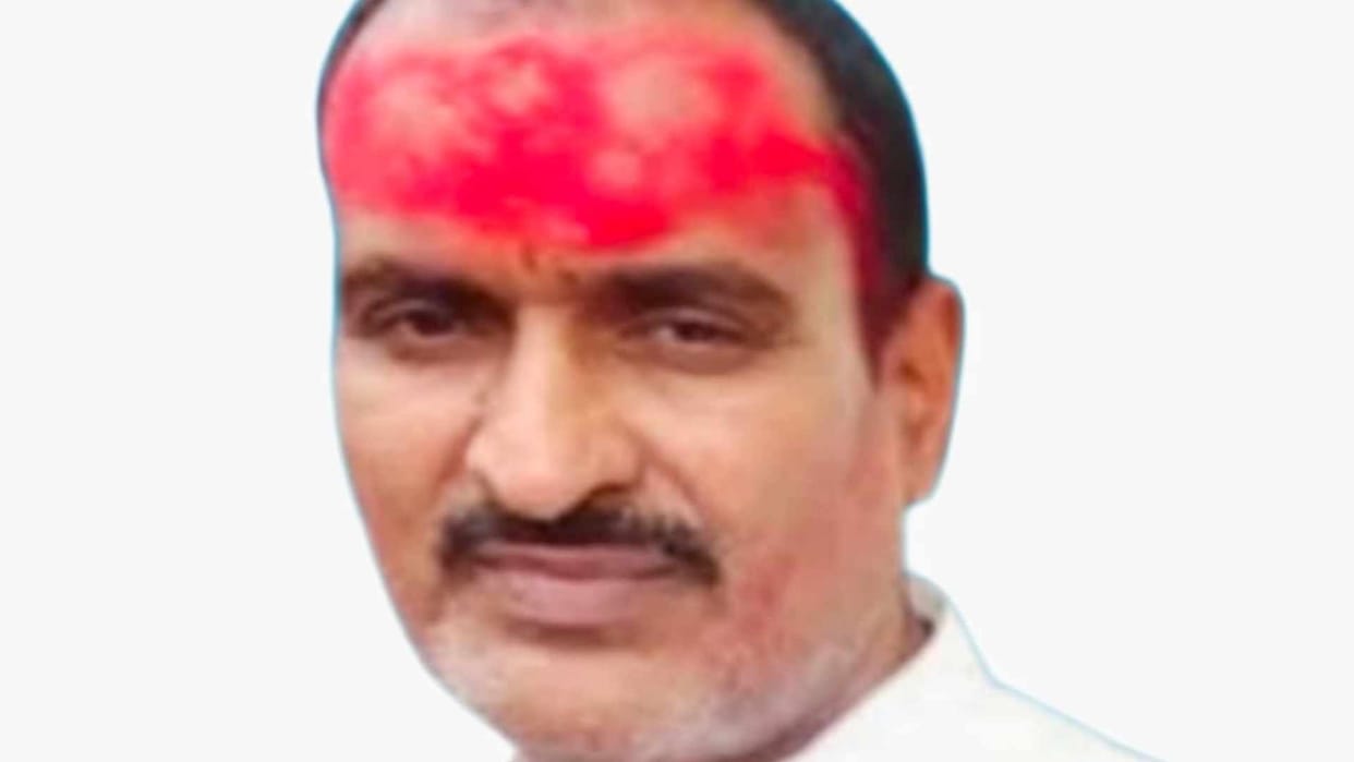 rohtas man dies while trying to stop dog fight in motha village