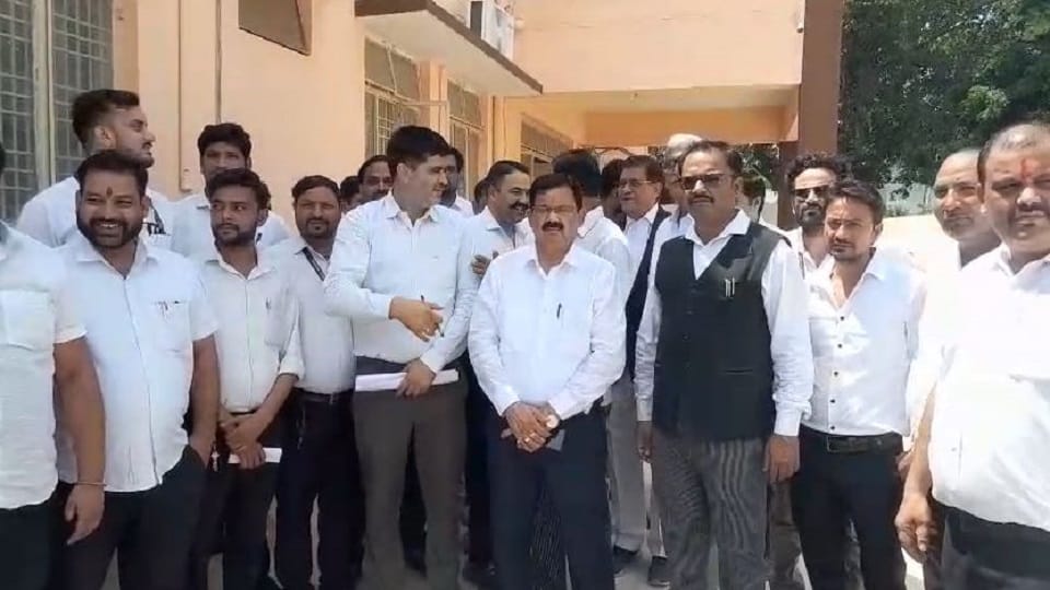 Lawyers on strike in Mathura against police action