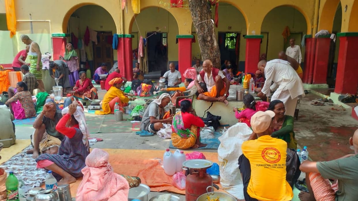Bihar News: Pilgrims from Nepal with the faith of getting salvation for their ancestors are worried