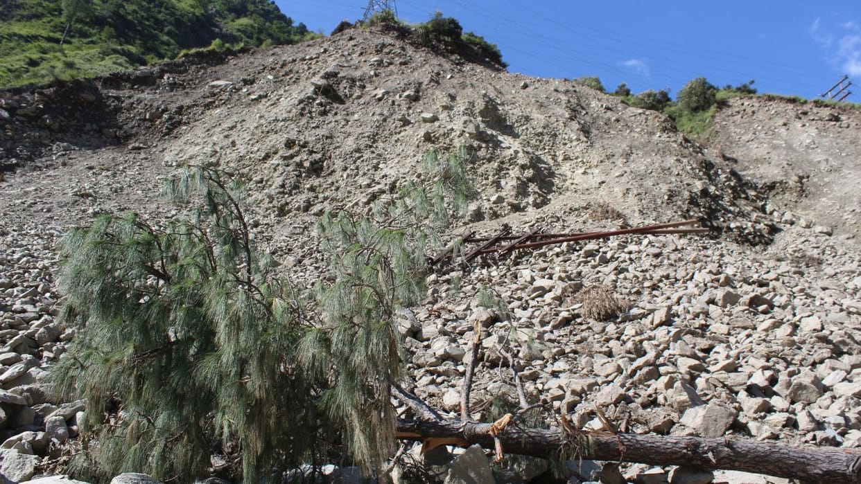Himachal Disaster Mountains are getting damaged due to tunnels and blasting