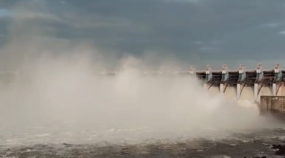 Glimpses of water flow from Omkareshwar Dam, see the condition of Omkareshwar Dam in pictures