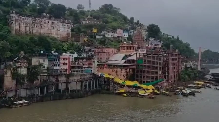 Glimpses of water flow from Omkareshwar Dam, see the condition of Omkareshwar Dam in pictures