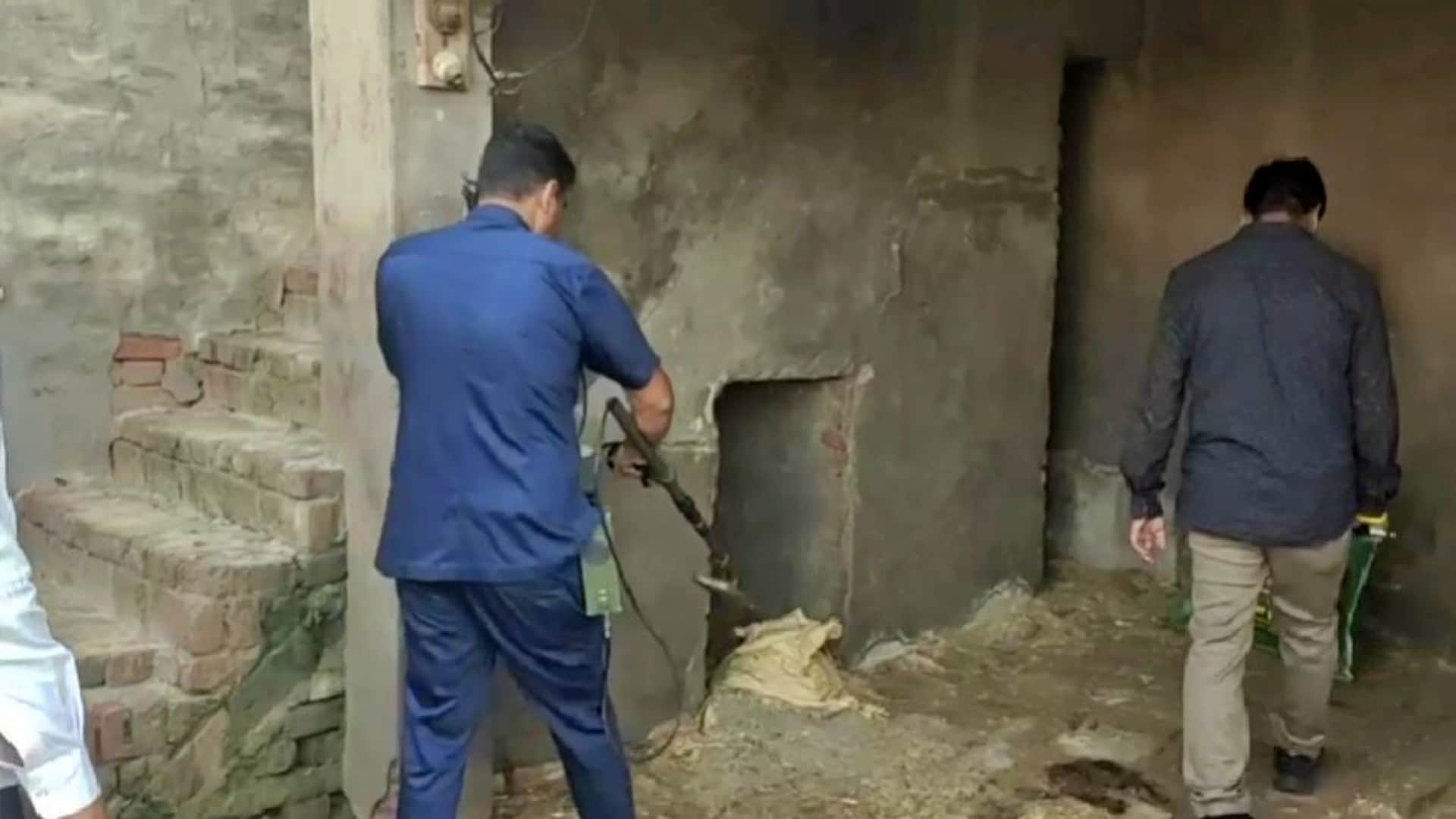 Rajasthan Police Raid in Sriganganagar Targets Gangsters Properties 300 Cops Involved News in Hindi