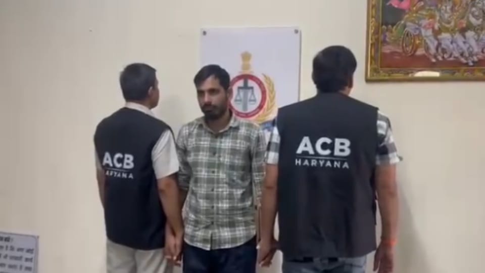 Housing board clerk arrested taking bribe in Sonipat