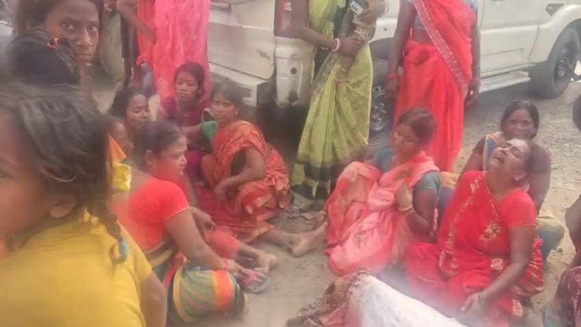 Bihar Accident: Young man dies after being hit by an unknown vehicle chaos among family members