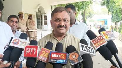 सांसद संतोष पांडेय