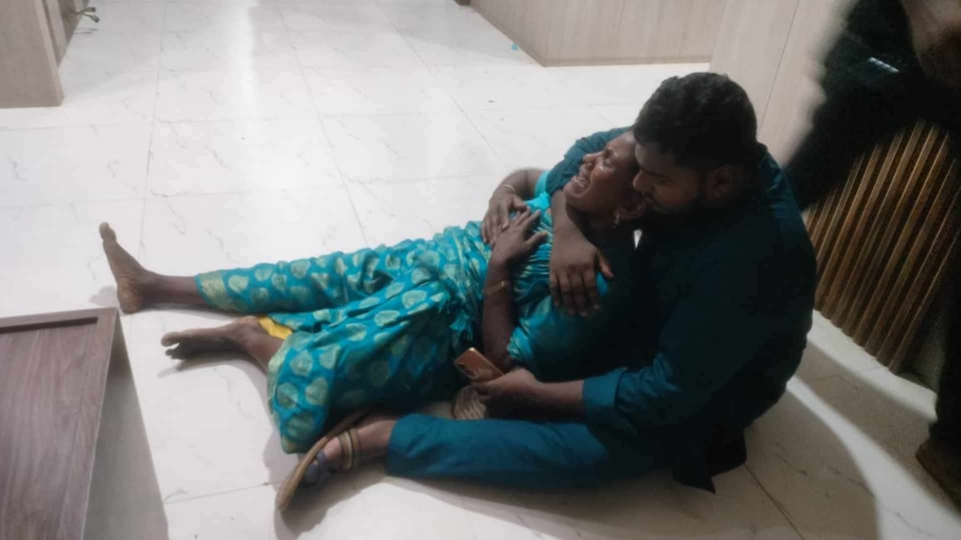 शोकाकुल परिजन