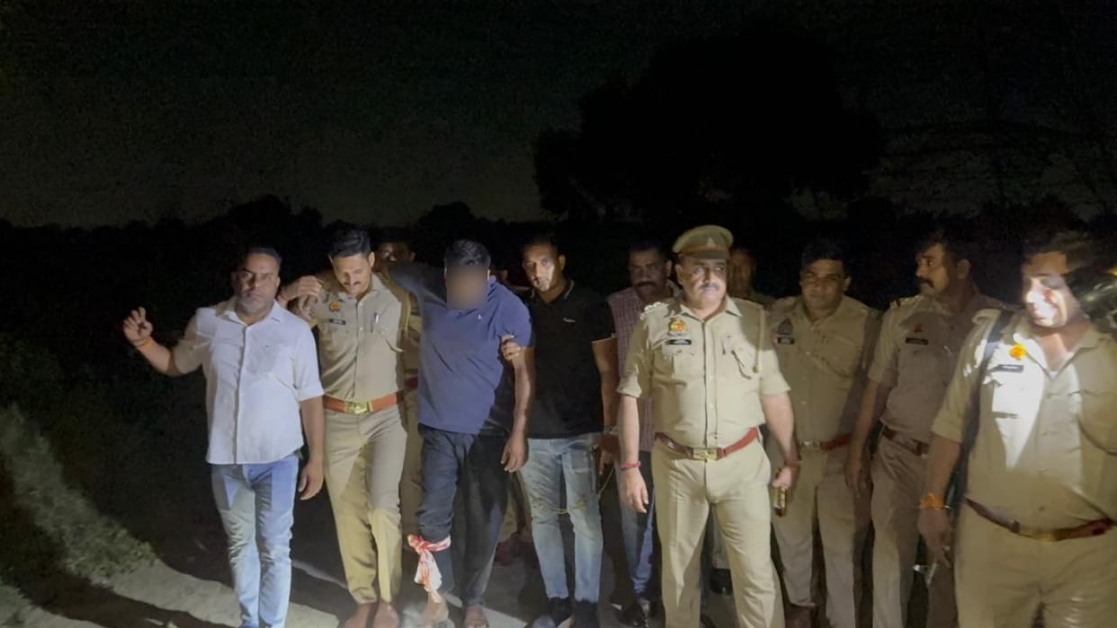 Baghpat: History-sheeter Arif with 29 cases arrested in police encounter, illegal pistol and bike recovered