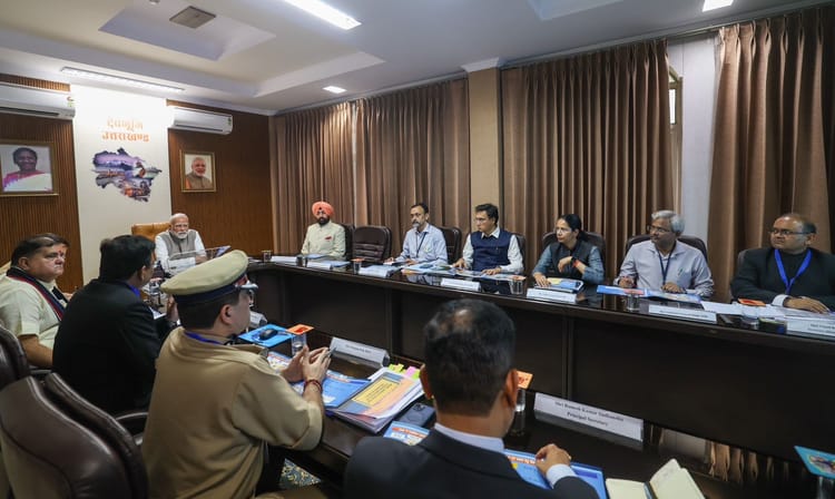 PM Modi in Uttarakhand Live: बैठक कर आपदा प्रभावितों और जवानों से भी मिले पीएम मोदी, वापस दिल्ली रवाना