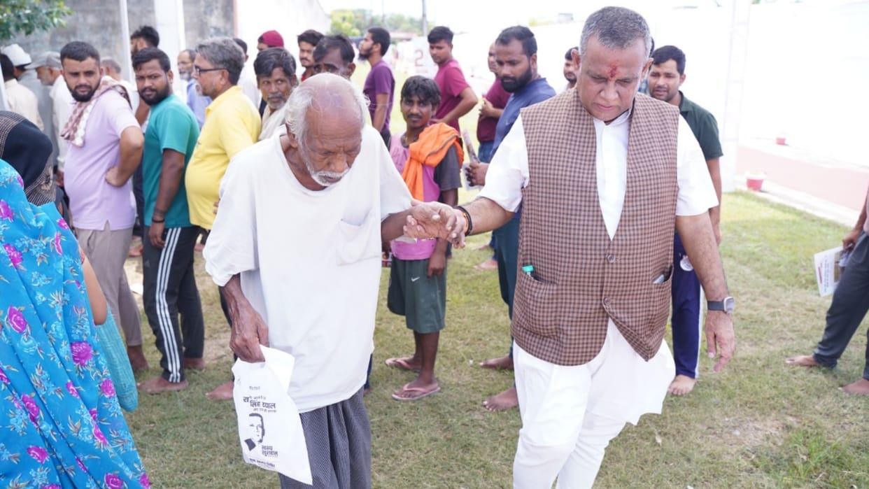 Dayal Business Group Chairman Rajesh Singh Dayal organized a free health camp