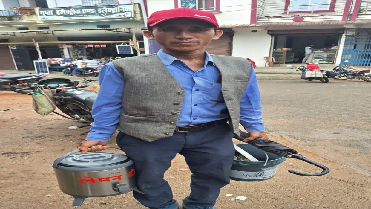 Tension in Nepal, restless tea seller Vijay could not talk to his family for five days in Chhattisgarh