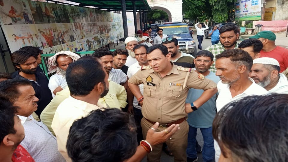 Meerut: Youth died after falling from tin shed in TP Nagar, death was dragged from home by luring him to earn