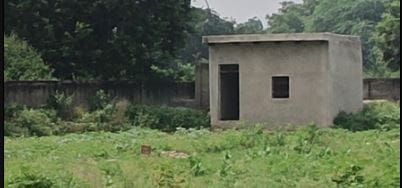 Illegal Structure Erected on Agra’s 18-Meter Zonal Road, Engineers Defy Divisional Commissioner’s Orders