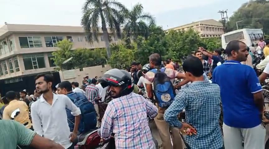 Unnao Income Tax Department raids Akrampur Industrial Area action taken against Euro Footwear Mirza factories