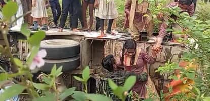 Kanpur Accident school bus full of students collided with bike and overturned in a ditch father and son died