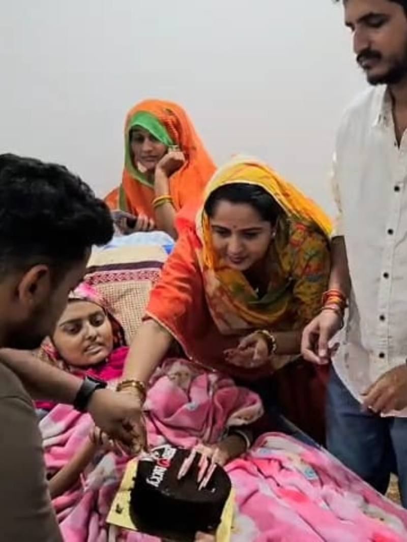 कैंसर से संघर्ष करती पीहू ने ICU में मनाया अपना आखिरी जन्मदिन