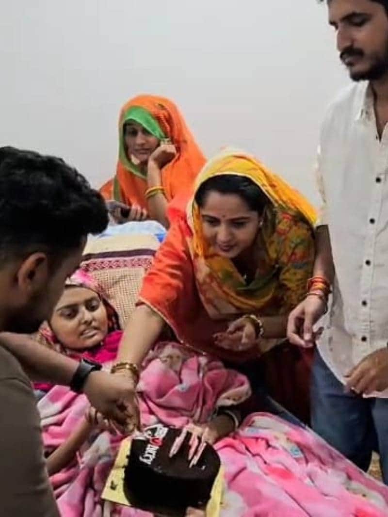 कैंसर से संघर्ष करती पीहू ने ICU में मनाया अपना आखिरी जन्मदिन