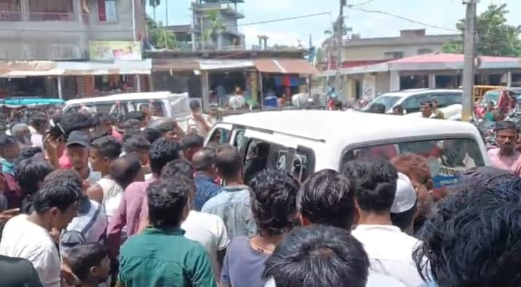 Bihar Accident: किशनगंज में बाइक और अज्ञात वाहन की टक्कर, एक युवक की मौत; दूसरा गंभीर