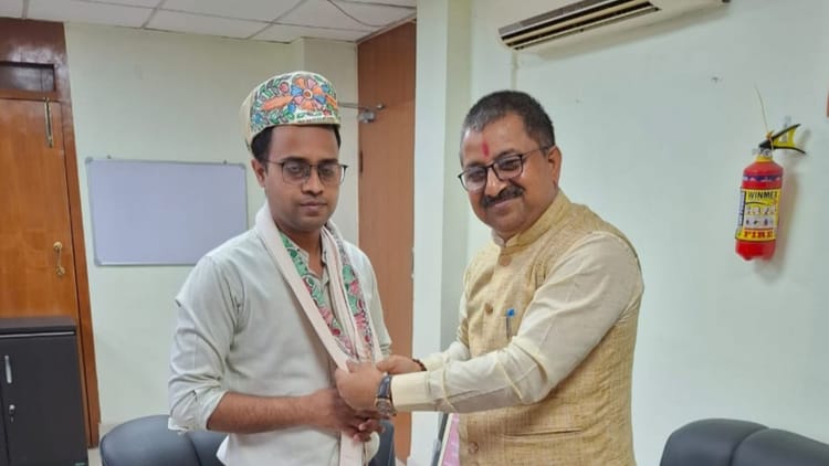 Bihar: संस्कृत शिक्षा बोर्ड की योजनाओं के प्रचार-प्रसार पर मृत्युंजय झा ने सूचना निदेशक से की मुलाकात; जानें