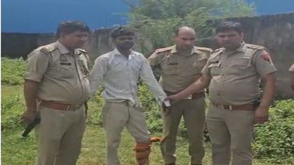 Auto driver harassed student on Yamuna Expressway